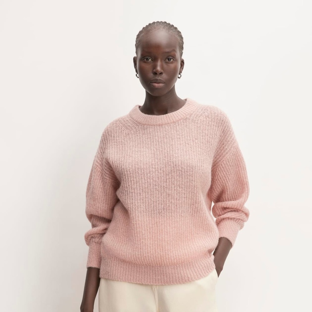 Everlane Cocoon Crew Alpaca sweater, Cafe Creme (pink)